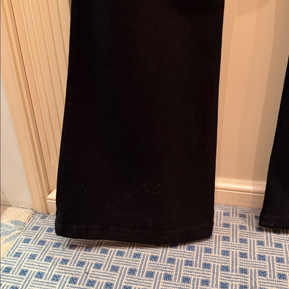 Sofia Vergara Melisa Flare Pull-On Jeans - Black - Size 4 - Like New - Picture 7 of 10
